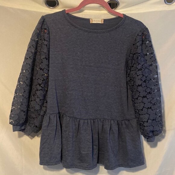 Alter d State Statement Sleeve Peplum Top  Small - Picture 1 of 4